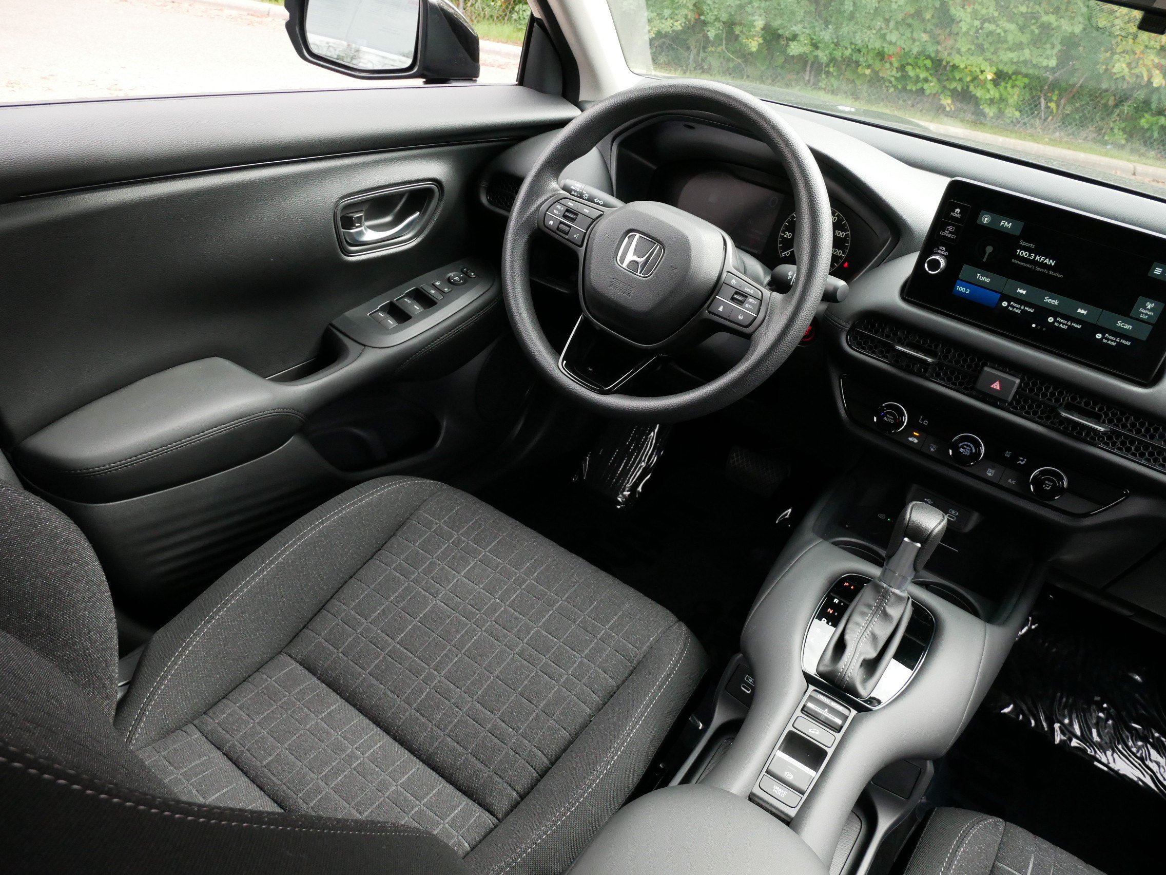 Certified 2027 Honda HR-V LX image 9