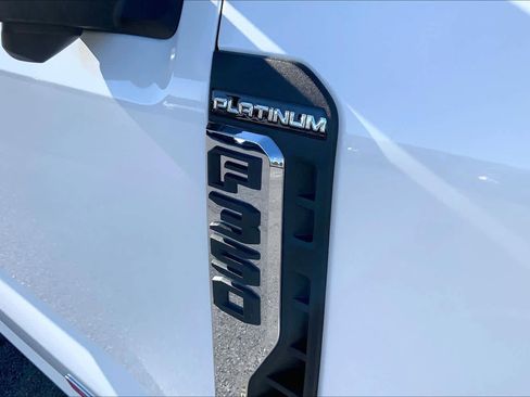 Certified 2025 Ford F350 Platinum w/ Platinum Plus Package image 9