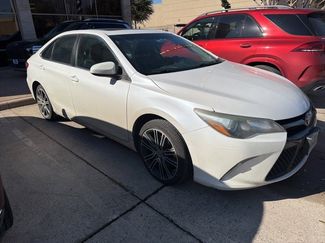 Used 2016 Toyota Camry SE video 1