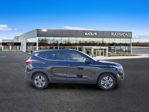 Certified 2024 Kia Seltos S AWD/4WD image 2