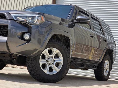 Used 2018 Toyota 4Runner SR5 Premium AWD/4WD image 8