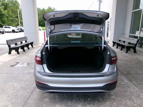 Used 2024 Volkswagen Jetta SE image 20