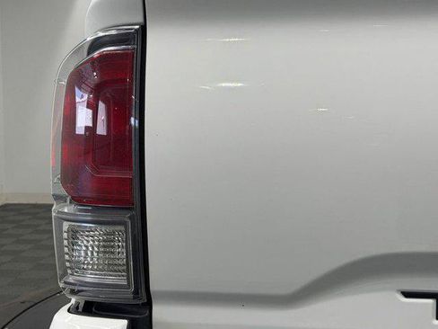 Used 2021 Toyota Tacoma TRD Sport w/ Technology Package AWD/4WD image 13