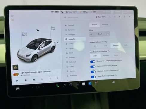 Used 2021 Tesla Model Y Long Range AWD/4WD image 30