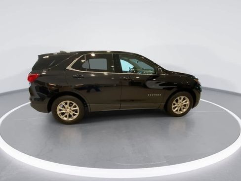 Used 2020 Chevrolet Equinox LT w/ Driver Convenience Package image 9