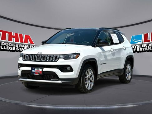 Used 2025 Jeep Compass Limited AWD/4WD image 1