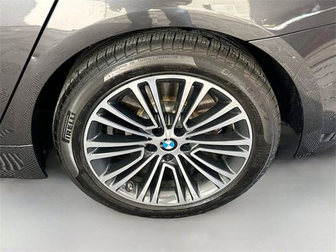 Used 2019 BMW 540i xDrive w/ Premium Package image 31