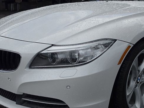 Used 2014 BMW Z4 sDrive28i RWD image 9