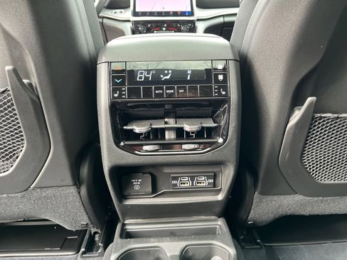New 2025 Jeep Grand Cherokee L Limited image 16