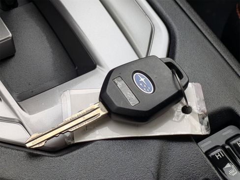 Used 2023 Subaru Crosstrek 2.0i Premium image 31