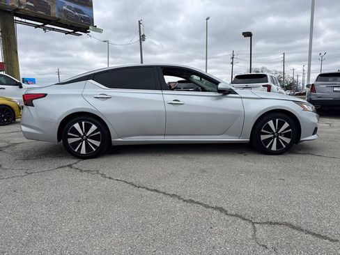 Used 2022 Nissan Altima 2.5 SV image 8