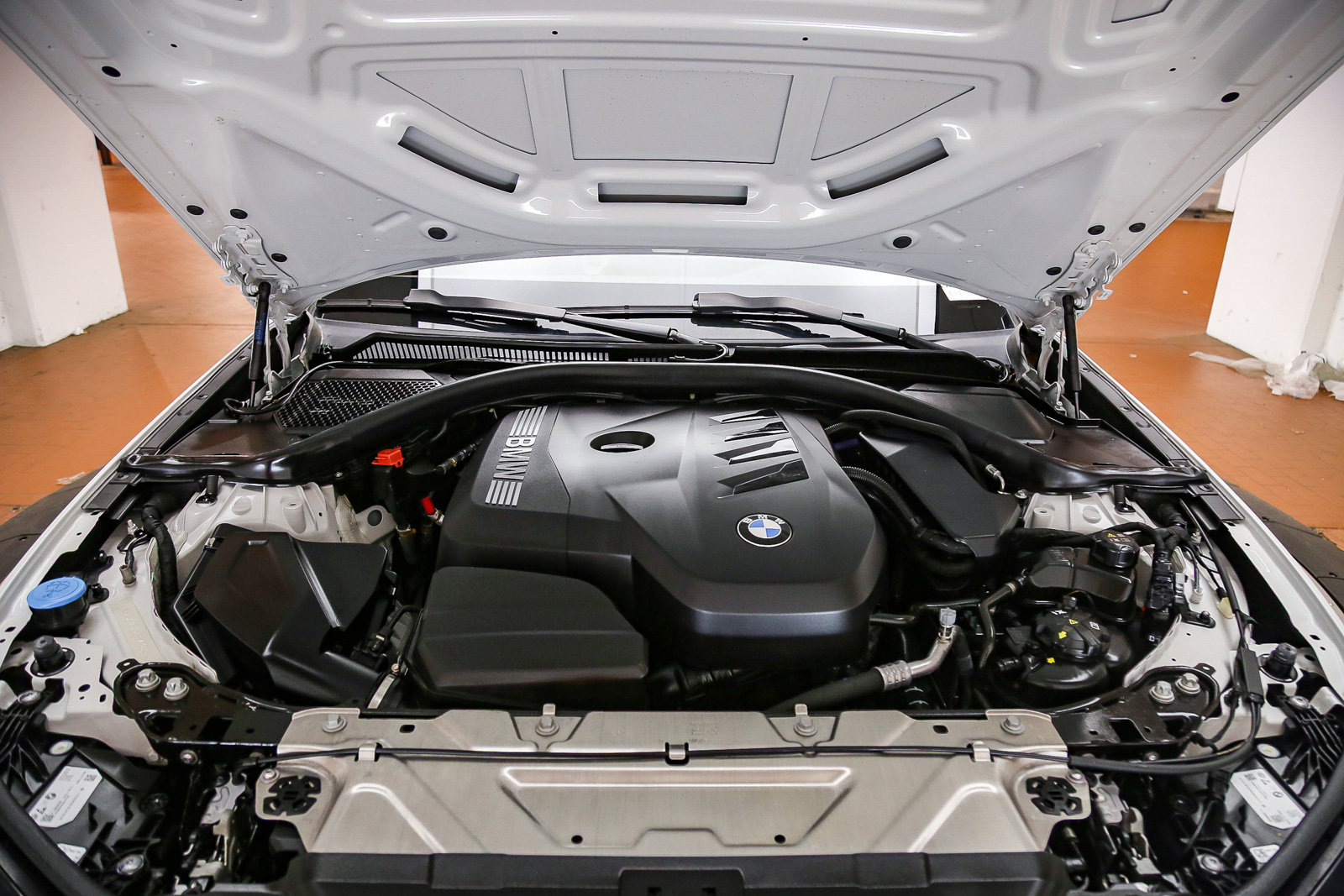 Certified 2025 BMW 330i Sedan w/ M Sport Package RWD image 27