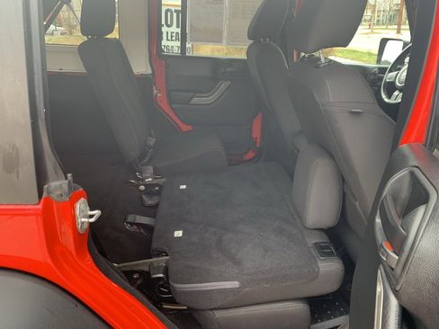 Used 2018 Jeep Wrangler Unlimited Sport S image 25
