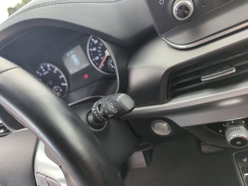 Used 2021 Kia Telluride S FWD image 24