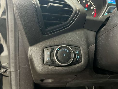 Used 2016 Ford Escape Titanium FWD image 18