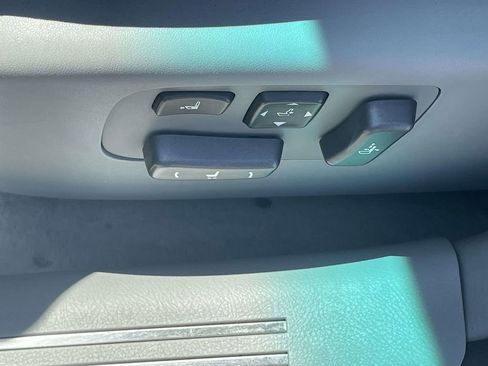 Used 2010 Lexus LS 460 w/ Comfort Pkg RWD image 14