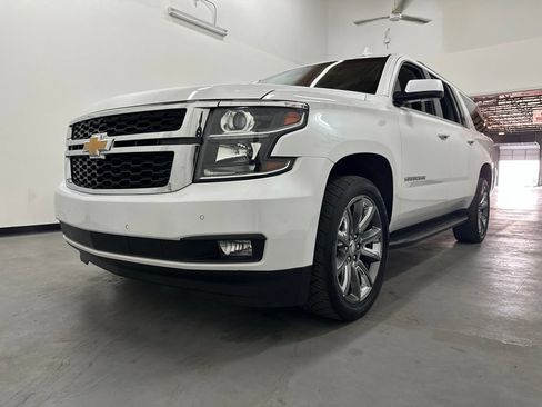 Used 2020 Chevrolet Suburban LT w/ Luxury Package RWD image 25
