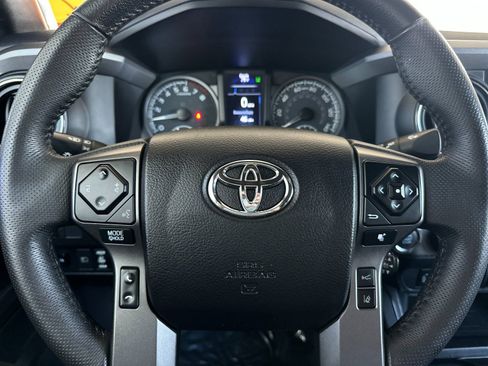 Used 2022 Toyota Tacoma TRD Sport w/ Technology Package AWD/4WD image 20