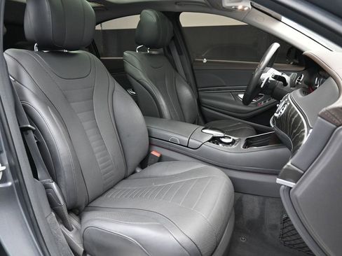 Used 2018 Mercedes-Benz S 560 4MATIC Sedan w/ Premium Package image 24