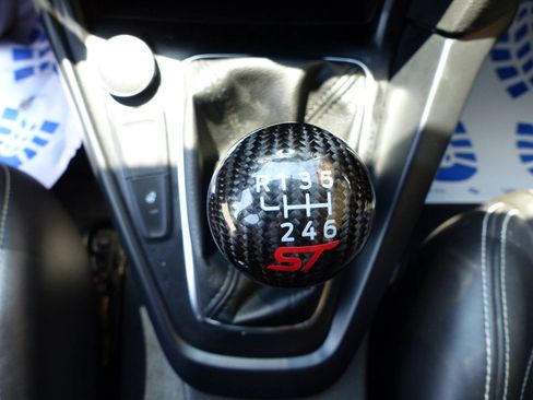 Used 2018 Ford Focus ST FWD image 37