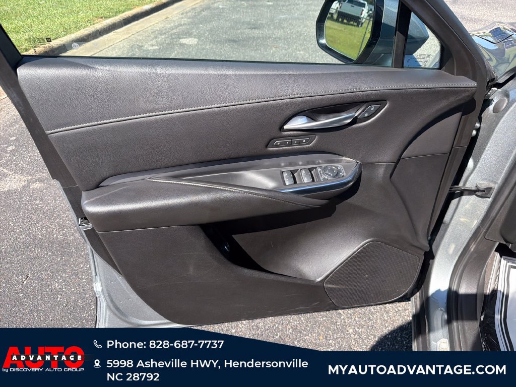 Used 2025 Cadillac XT4 Premium Luxury AWD/4WD image 8