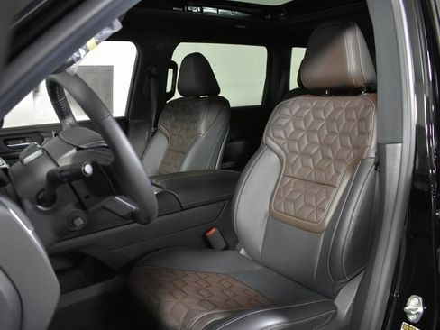 New 2026 Nissan Armada Platinum image 11