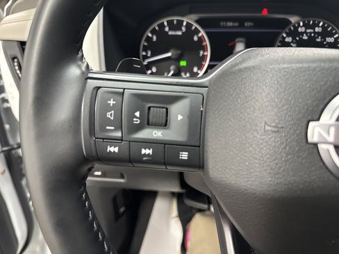 Used 2025 Nissan Rogue SV image 19