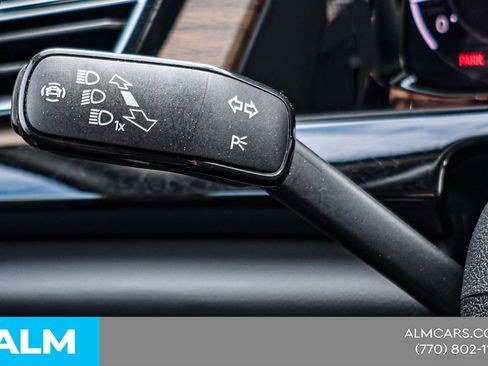 Used 2025 Volkswagen Atlas SE image 26