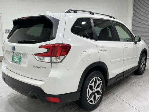 Used 2023 Subaru Forester Premium AWD/4WD image 8