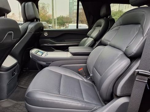 New 2025 Lincoln Navigator Reserve w/ Jet Appearance Package image 9