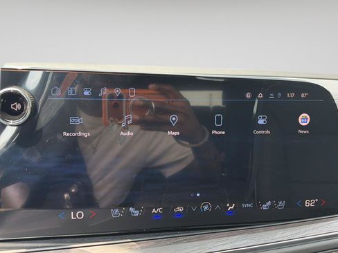 New 2026 Chevrolet Suburban Premier w/ Sun And Tow Package AWD/4WD image 24