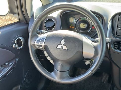 Used 2012 Mitsubishi i image 16
