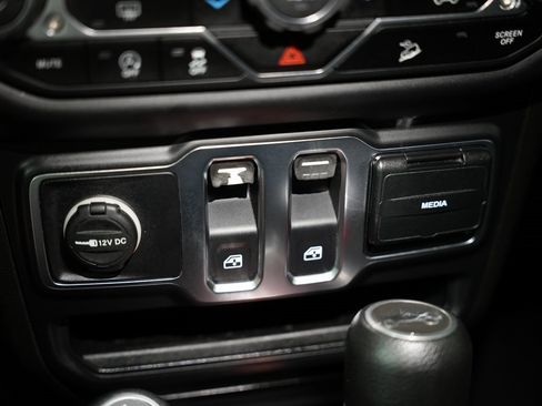 Used 2020 Jeep Wrangler Sport image 25