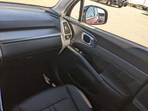 Certified 2022 Kia Sorento SX image 15