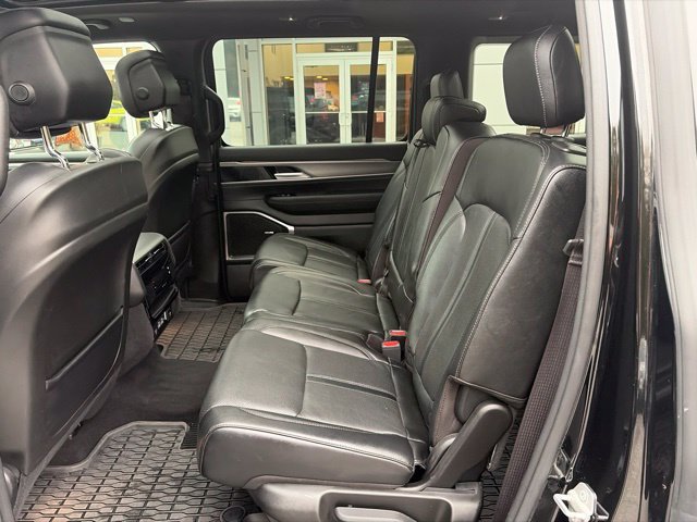 Used 2023 Jeep Wagoneer Series II AWD/4WD image 14