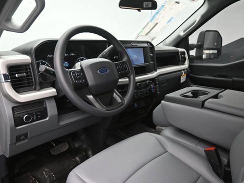 New 2025 Ford F350 XL AWD/4WD image 17