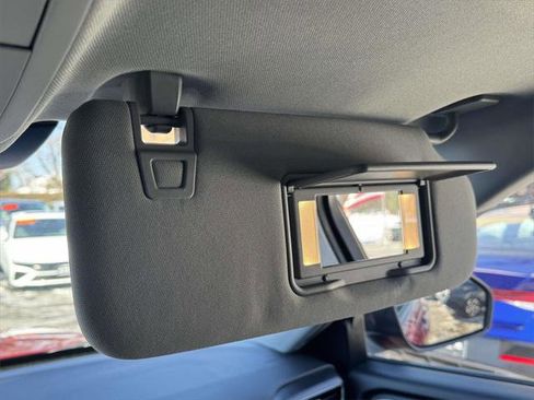 Used 2022 Ford Explorer XLT w/ Equipment Group 202A image 31