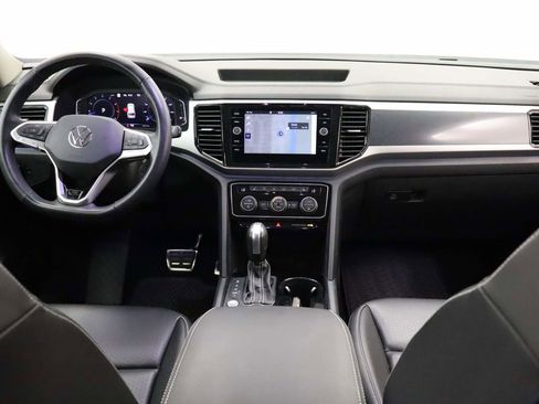 Used 2023 Volkswagen Atlas SEL R-Line image 6