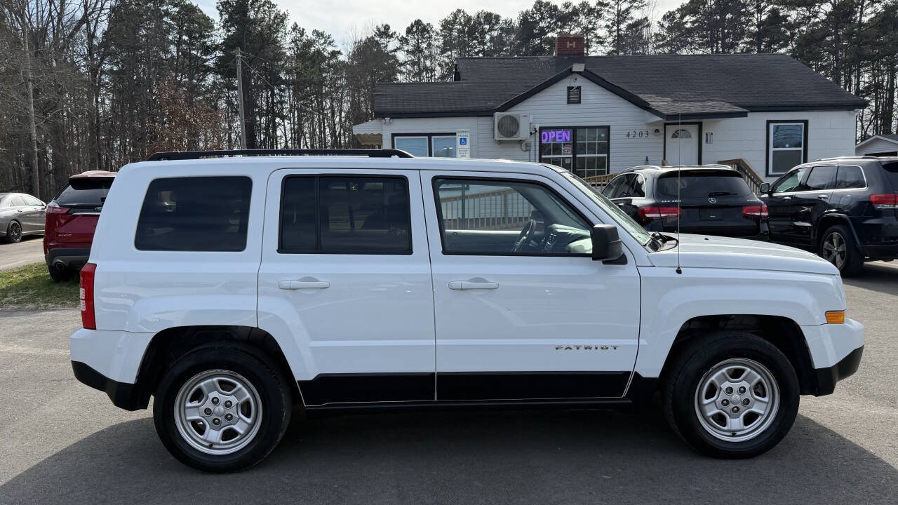 Used 2016 Jeep Patriot Sport w/ Power Value Group FWD image 9