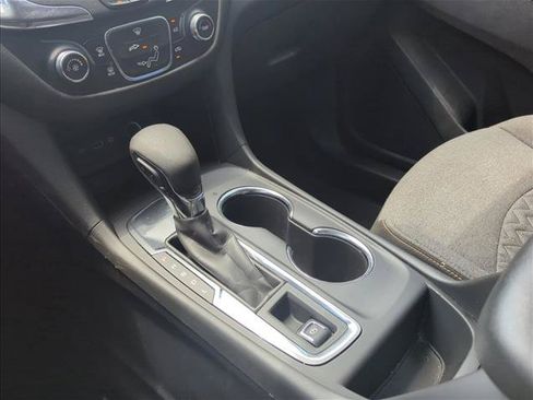 Used 2023 Chevrolet Equinox LT FWD image 15