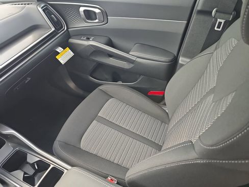 New 2026 Kia Sorento LX FWD image 17