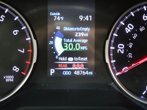 Used 2019 Toyota RAV4 LE image 34