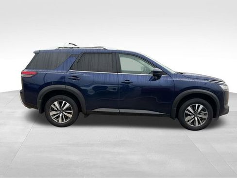 Used 2024 Nissan Pathfinder SL image 11