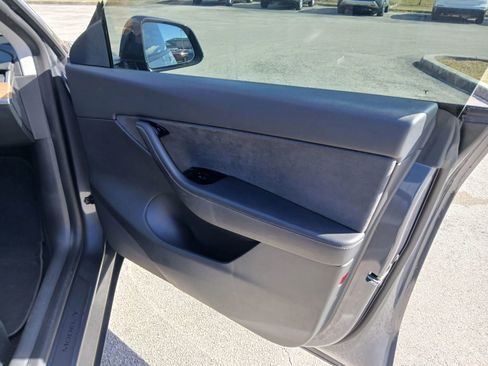 Used 2021 Tesla Model Y 2WD image 17