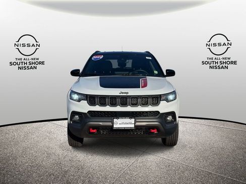 Used 2024 Jeep Compass Trailhawk AWD/4WD image 2