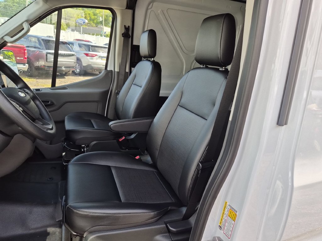 New 2026 Ford Transit 250 148 Medium Roof RWD image 13