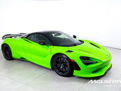 Used 2025 McLaren 750S Spider image 3