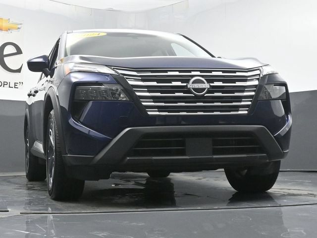 Used 2024 Nissan Rogue SV FWD image 3