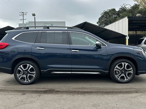 Used 2023 Subaru Ascent Touring AWD/4WD image 3