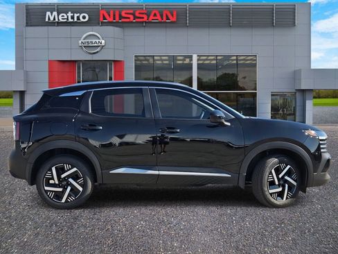 New 2026 Nissan Kicks SV image 2